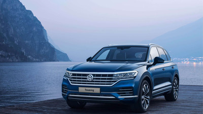 В автосалоне Фаворит Хофф стартовали продажи нового внедорожника Volkswagen Touareg Business