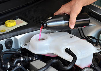 Как заменить охлаждающую жидкость в автомобиле