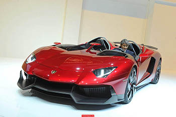 Lamborghini Aventador J: 300 км/ч без лобового стекла