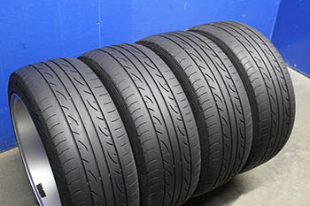 Dunlop Le Mans LM 704