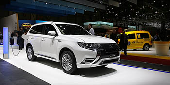 Mitsubishi представила яркую бюджетную новинку