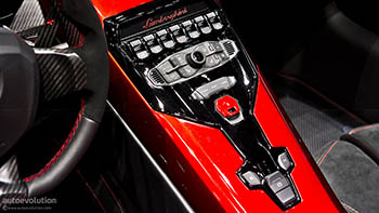 Lamborghini Aventador J — эксклюзивный и мощный суперкар с открытым верхом