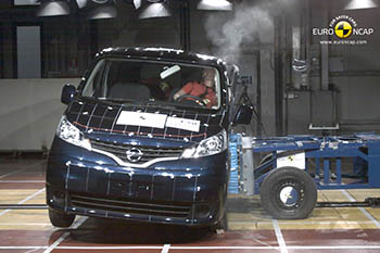 Nissan e-NV200, получил 3 звезды на краш тесте Euro NCAP