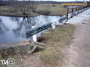 Идет ремонт моста в Кочуте